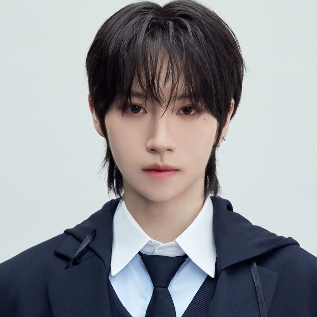 Bing Hua (秉桦) / (빙화)