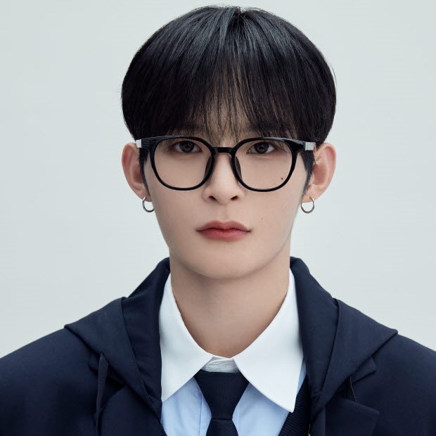 Kang Hyun-woo (강현우)