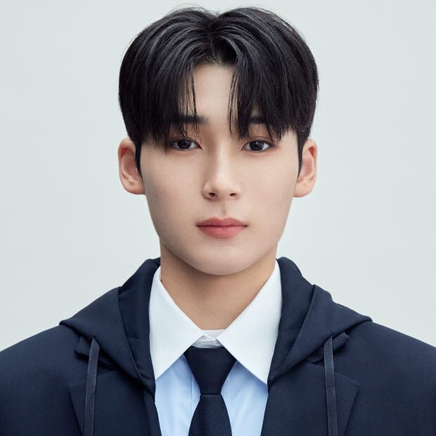 Kim Ji-hwan (김지환)