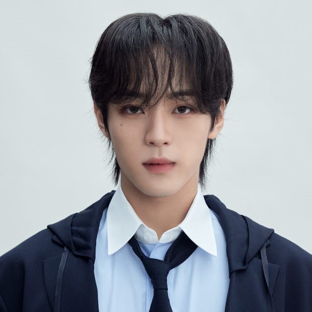 Lee Hyo-bin (이효빈)