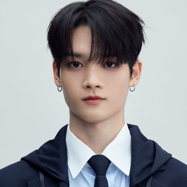 Petch (เพชร) / (펫)